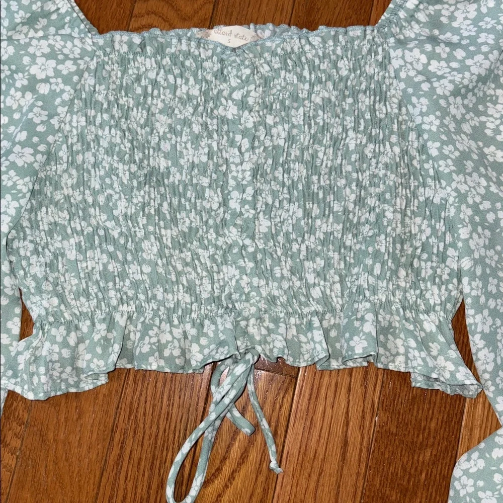 Altar'd State Crop Top Size Small - Picture 4 of 9